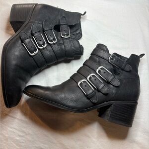 Lucky Brand Women’s  Black Leather Boots